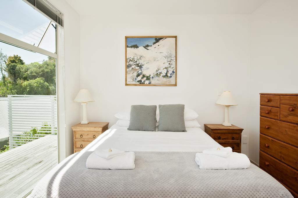 Robins Nest Villa Ръсел Екстериор снимка